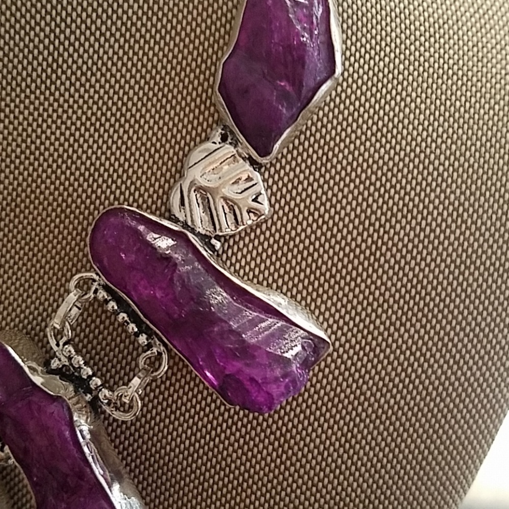 Beautiful Statement Necklace - image 4